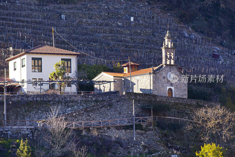 Belesar教堂村位于西班牙加利西亚地区的Ribeira Sacra地区。